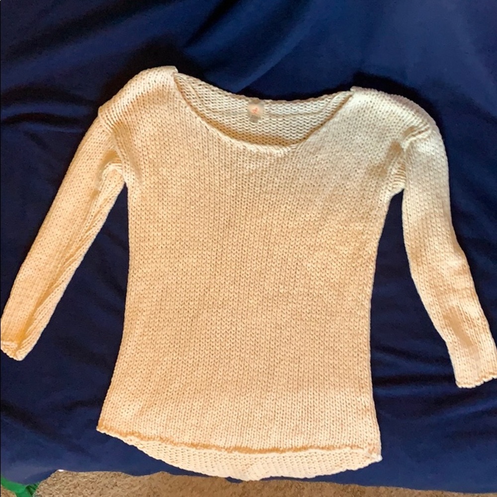 White, knitted sweater